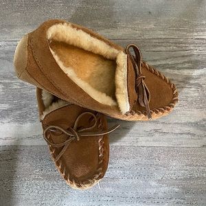 Kids size 13 LL bean slippers